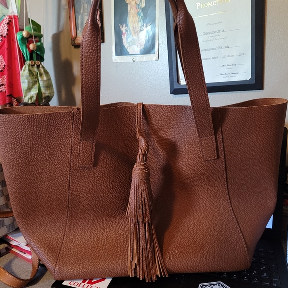 Purses - Picture 2 of 2